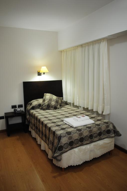 Hotel Euzko Alkartasuna Macachín Quarto foto
